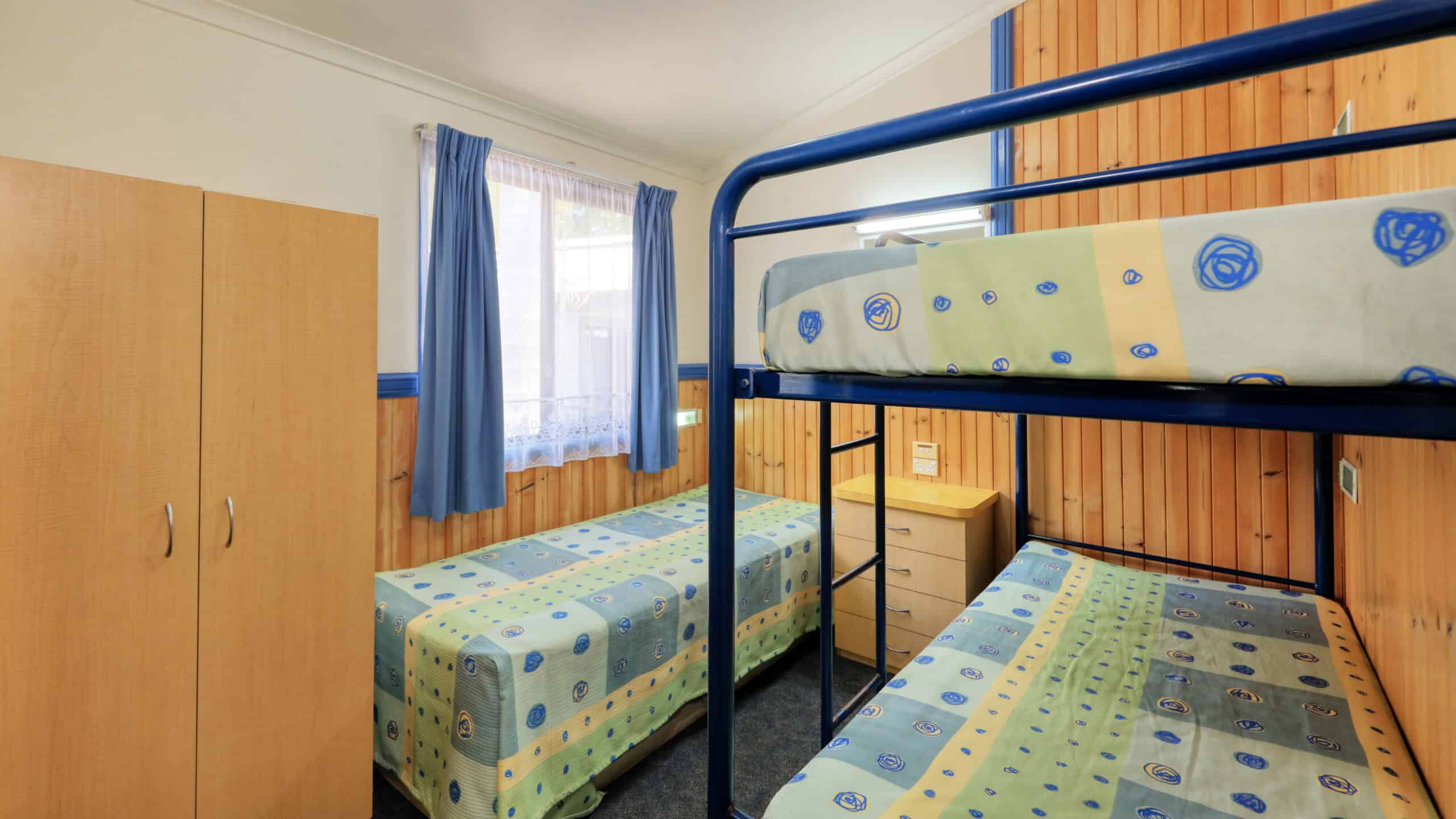 Three beds in a Chalet at Rainbow Beach Holiday Village