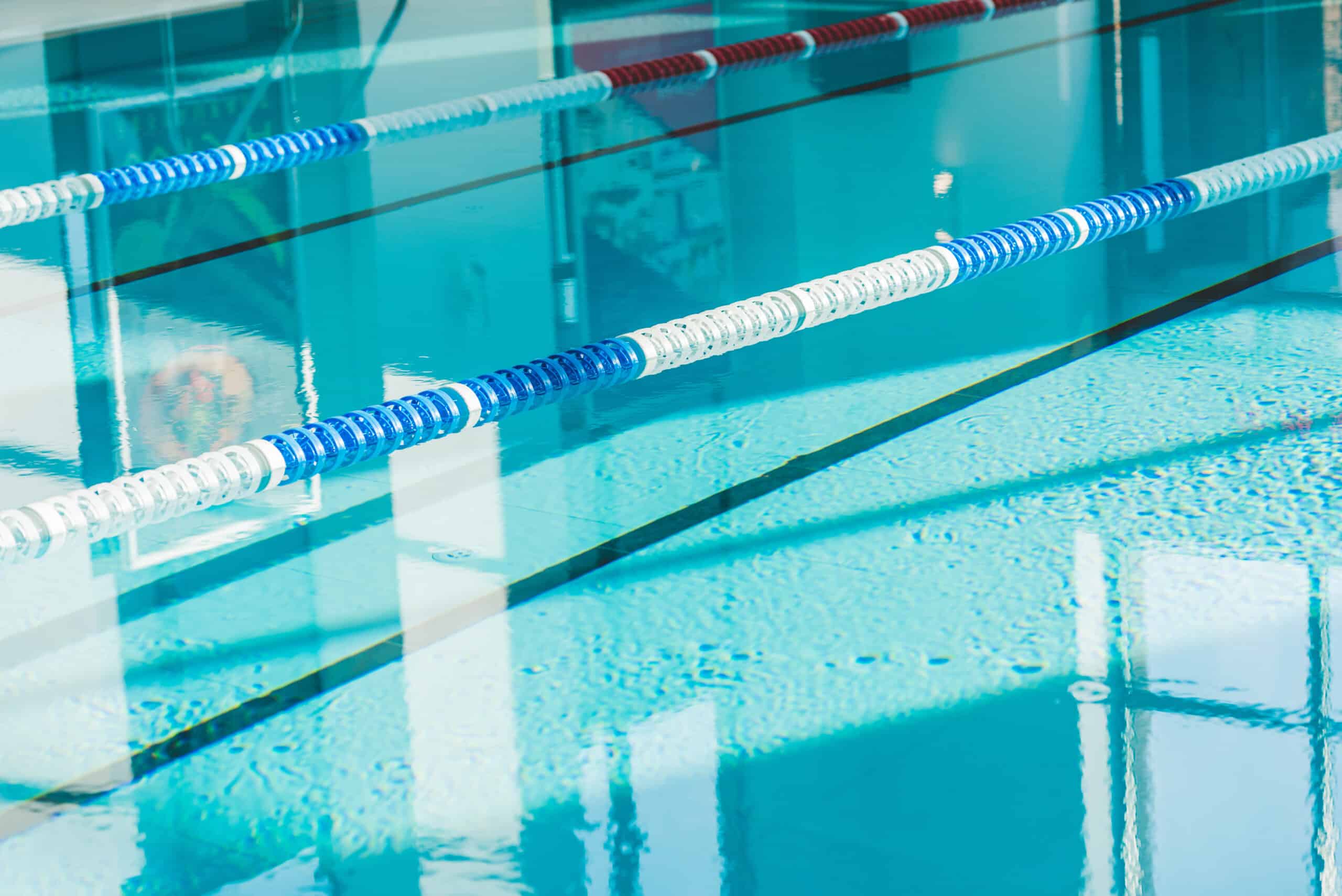 Swimming pool lanes